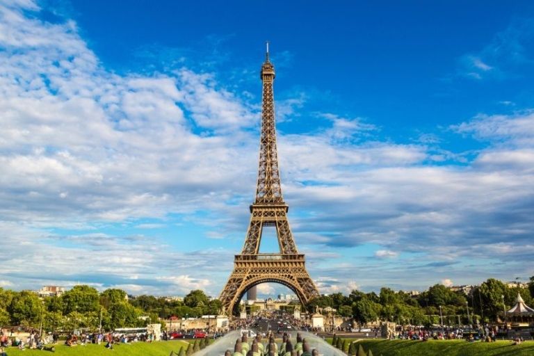 Torre Eiffel: historia y curiosidad sobre el monumento símbolo de París