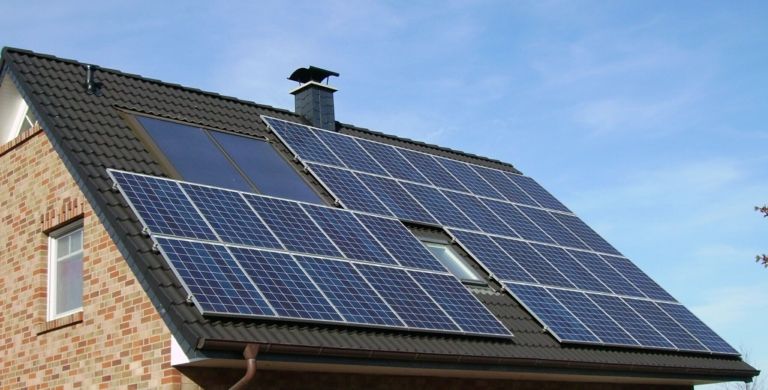 Adopte solar térmica y fotovoltaica